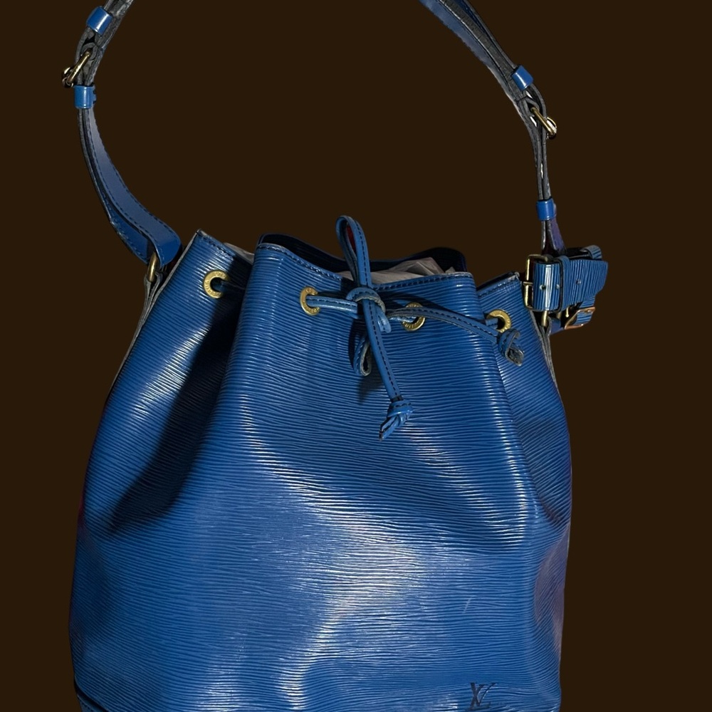LV Epi Neo Blue Leather Bucket Bag